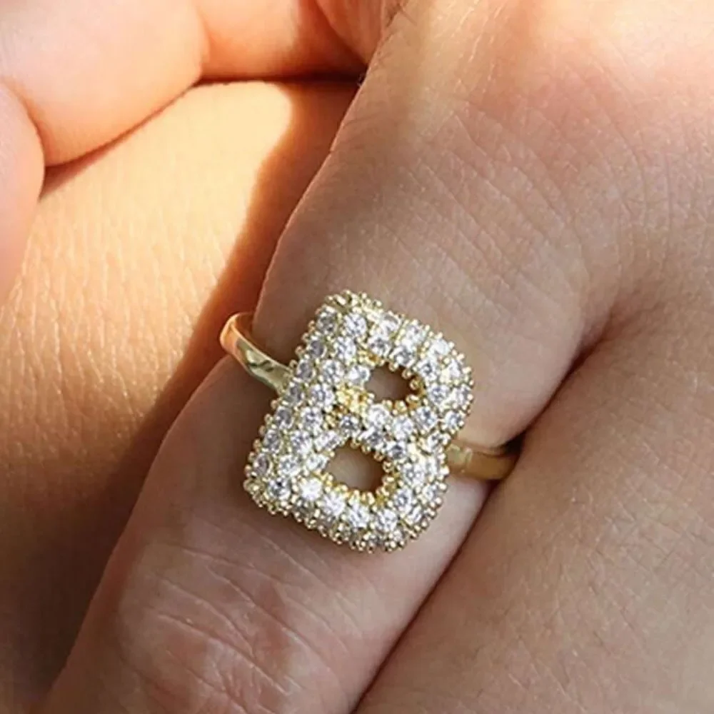 Letter B ring N688